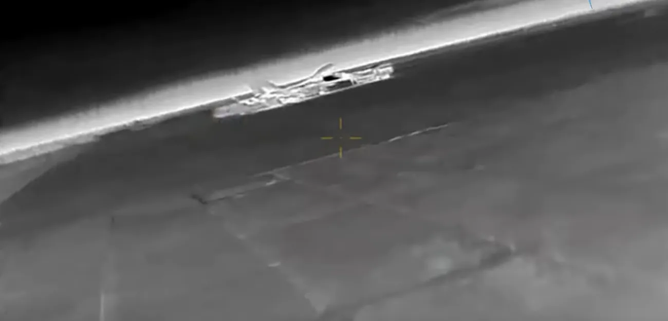 ГУР показало ексклюзивні кадри ураження російського Су-30 на аеродромі в Саках