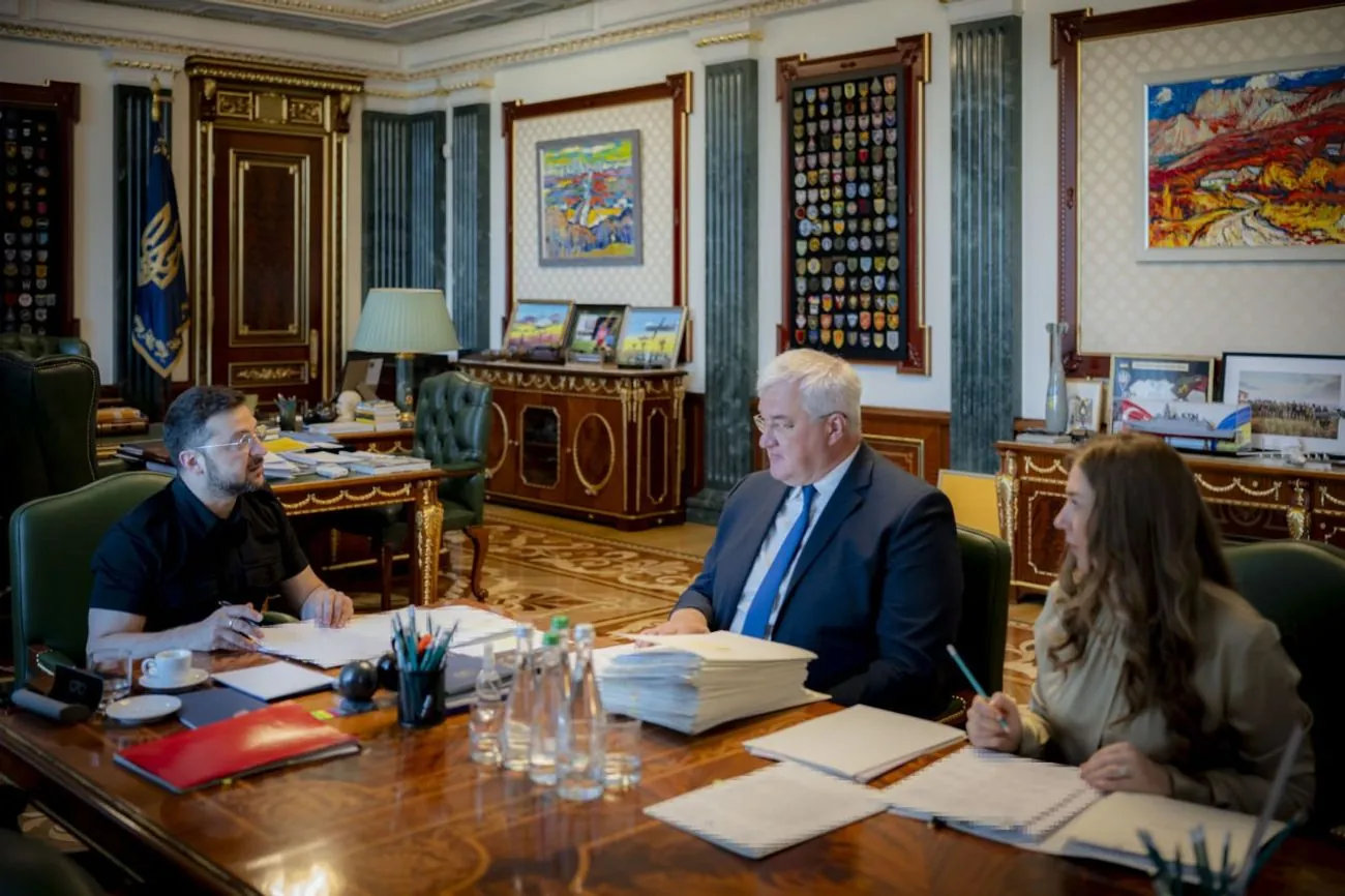 Зеленський повідомив про призначення 16 нових послів