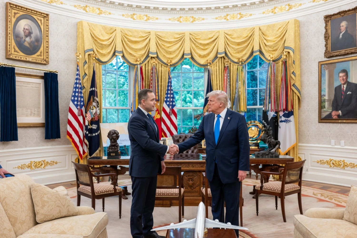 Трамп проведе розмову з президентом Польщі Навроцьким після російських атак