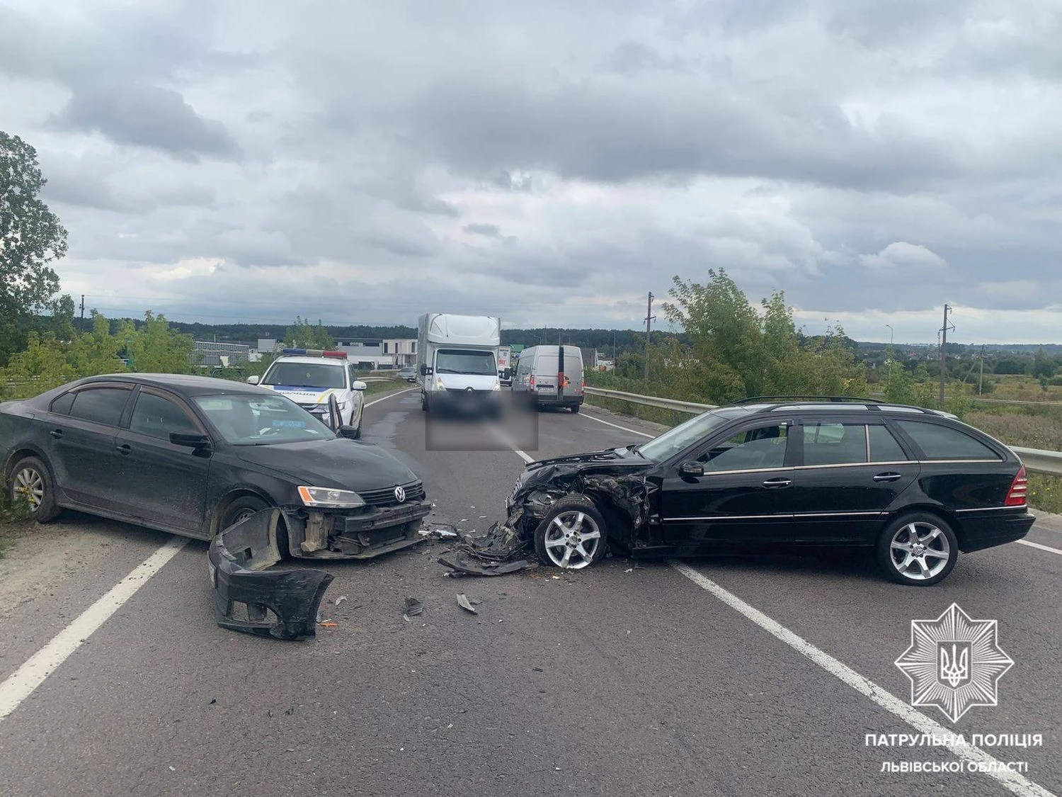 ДТП із потерпілими сталася біля Львова, рух дорогою Львів - Краковець перекритий
