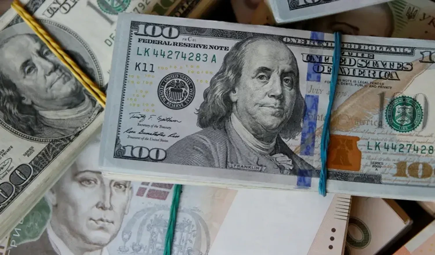 Долар США досяг тримісячного максимуму напередодні нових економічних даних – Reuters