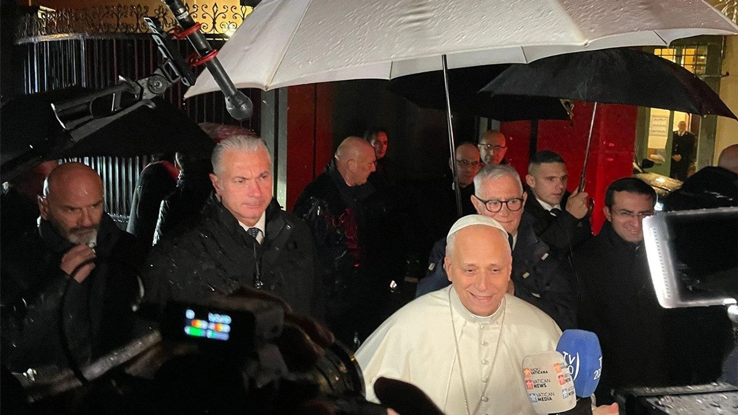 Папа Лев висловив