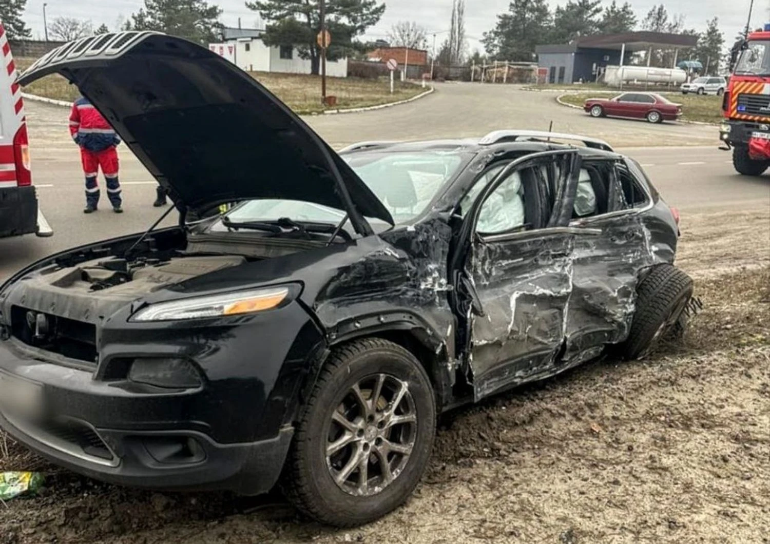 Смертельна ДТП на Київщині: 8-річний хлопчик загинув, двоє дітей травмованіНа Київщині 40-річна водійка Jeep Cherokee виїхала на зустрічну смугу, зіткнувшись з вантажівкою. Внаслідок ДТП загинув 8-річний
хлопчик, ще двоє малолітніх пасажирів позашляховика отримали травми.Суспільство • 26 грудня, 10:30 • 3302 перегляди