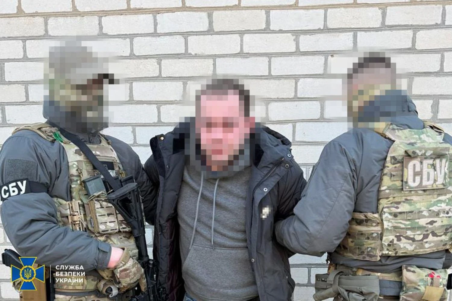 Передавав ворогу локації техніки Сил оборони у Словʼянську: затримано працівника Укрзалізниці