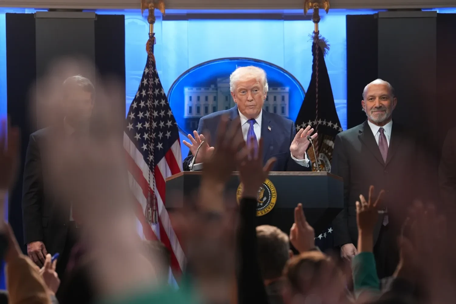 У Трампа розглядають сценарії від компромісної ядерної угоди з Іраном до ліквідації аятолли Хаменеї