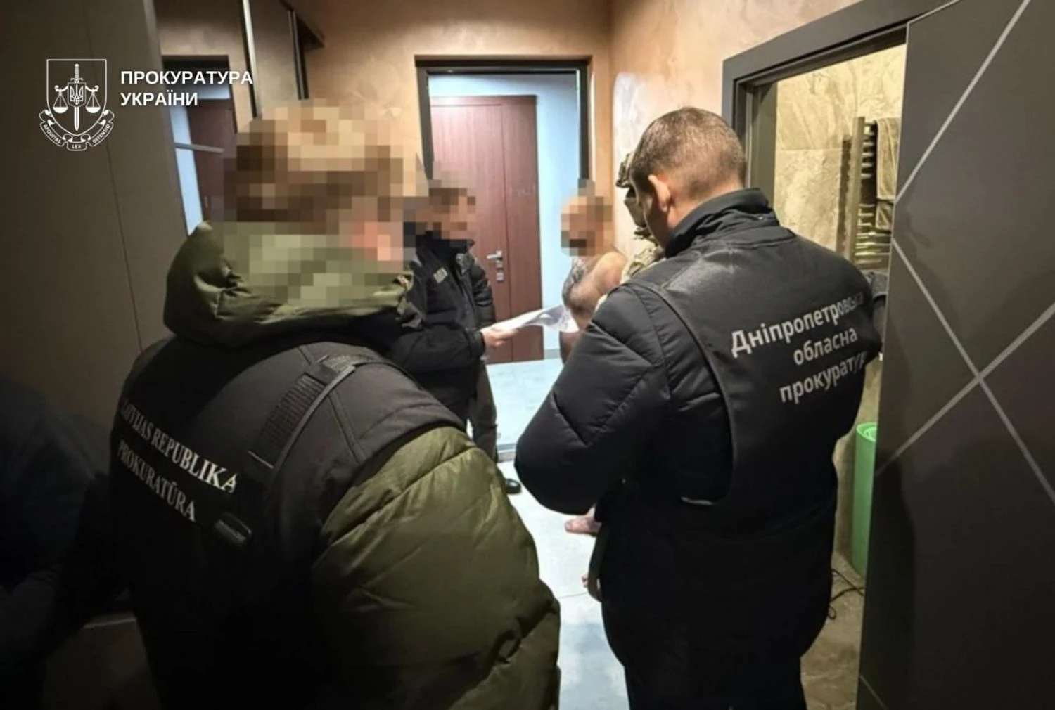 У Дніпрі шахраї заробляли на обмані громадян ЄС з криптою через колцентри, у них знайшли елітні авто і мільйони у валюті - Генпрокурор