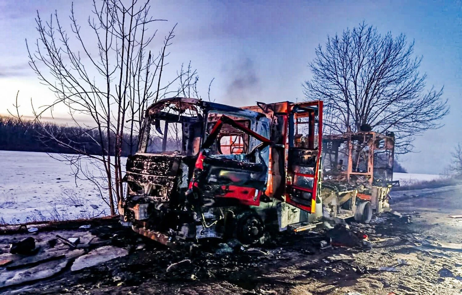 На Харківщині росіяни атакували рятувальників ДСНС під час гасіння пожежі