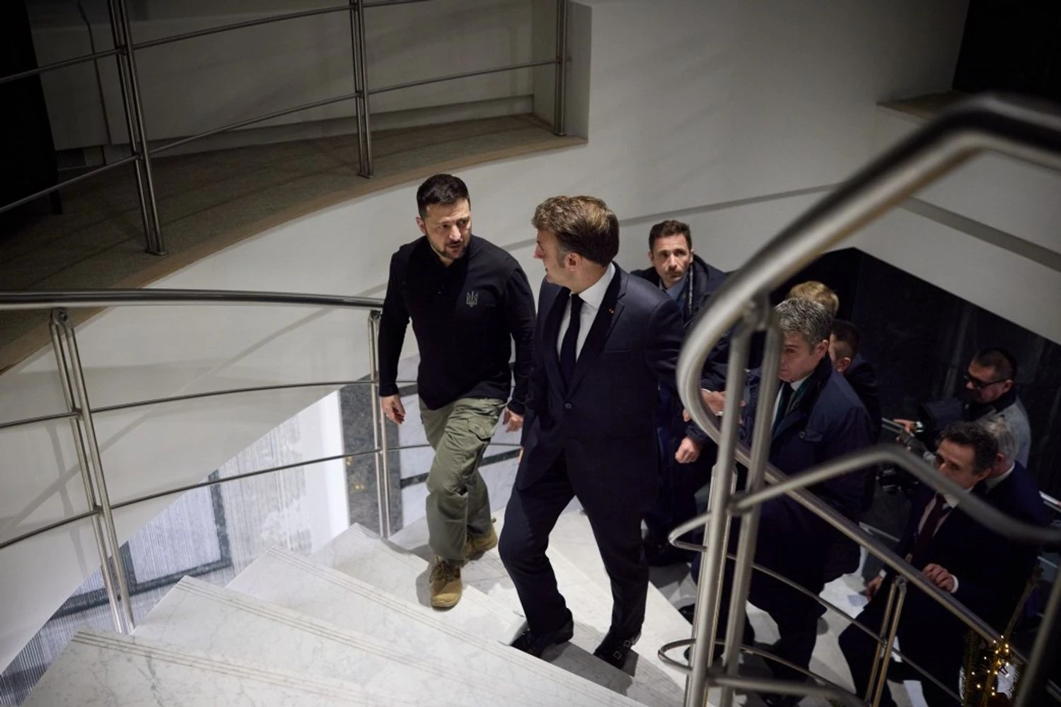 Зеленський прибув на зустріч з Макроном, планує закликати допомогти отримати ракети до Patriot - ЗМІ