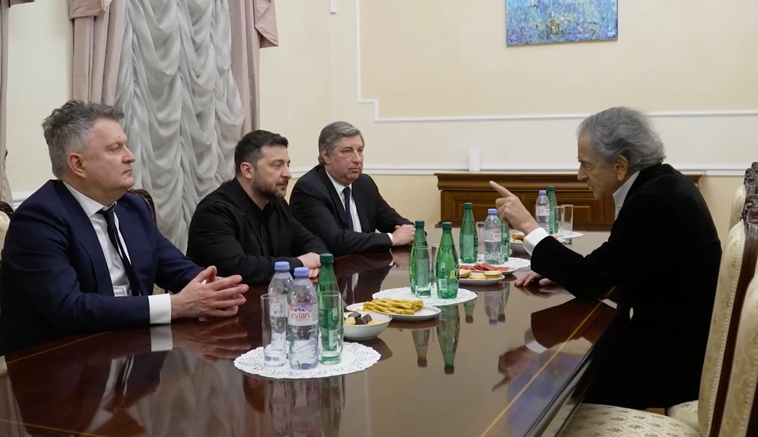 Зеленський зустрівся у Парижі з філософом Бернаром-Анрі Леві
