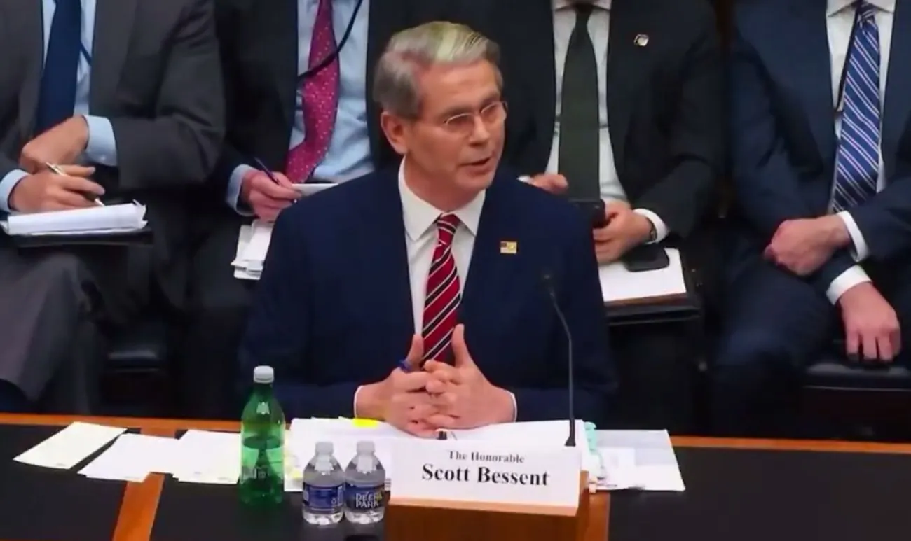 США не продовжуватимуть скасування санкцій щодо російської нафти - Бессент