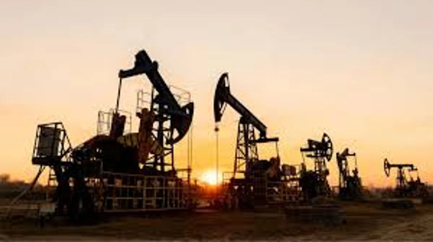 США можуть продовжити дозвіл на купівлю російської нафти - ЗМІ