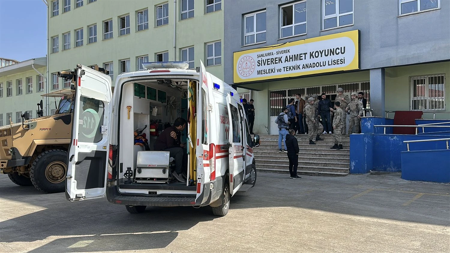 Колишній учень влаштував стрілянину в турецькій школі та вбив себе