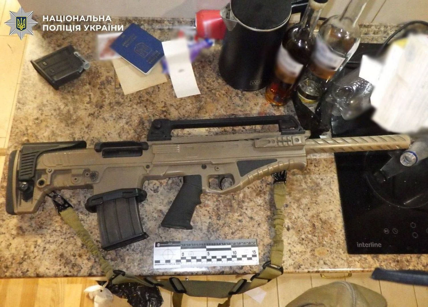 У Києві затримали чоловіка, який ходив із автоматом по житловому комплексу