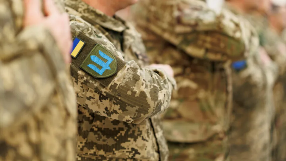 Чи варто знижувати мобілізаційний вік та закривати кордон для молоді – думка військового  експерта