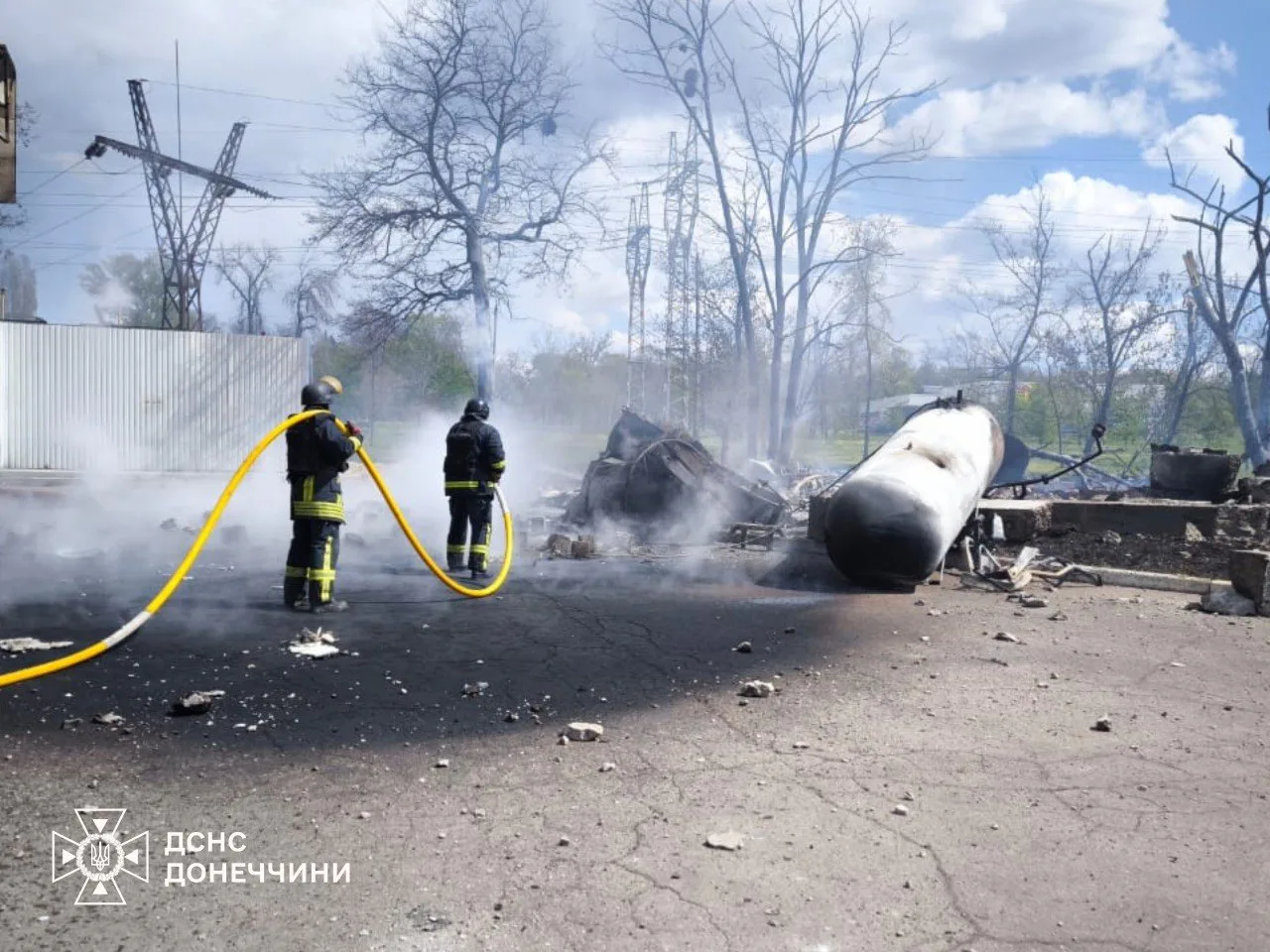 Ворожий безпілотник атакував АЗС у Краматорську, спалахнула пожежа