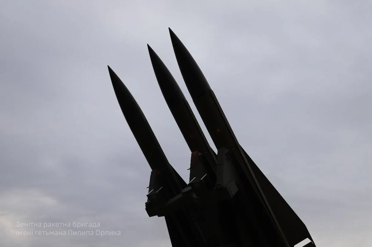 росія атакувала балістикою, знешкодили 503 з 524 дронів і 4 з 22 ракет