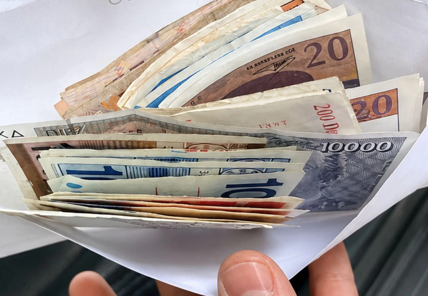 Отримали 7 млн гривень у ексвисокопосадовця – двом псевдопрацівникам СБУ і поліції оголошено підозруУ Києві двоє шахраїв під виглядом силовиків ошукали пенсіонера на 7 млн гривень. Зловмисники звинуватили чоловіка у закупівлі
дронів для армії РФ.Київ • 18 травня, 12:53 • 2984 перегляди