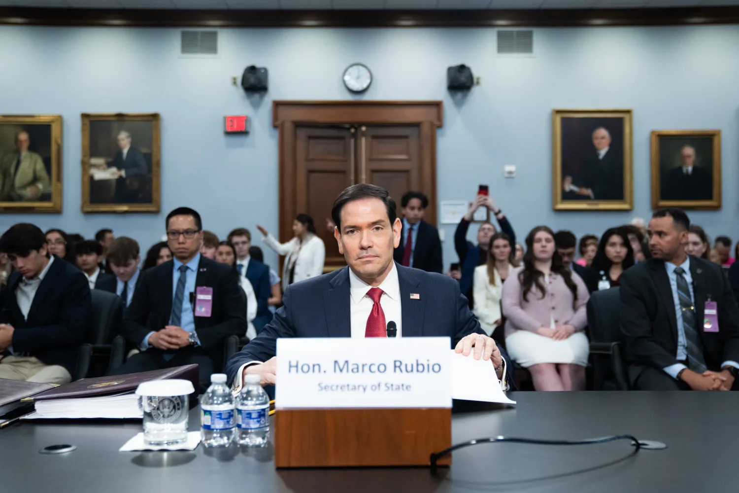 США шукають країни для переселення афганських союзників, водночас захищаючи прийом південноафриканців