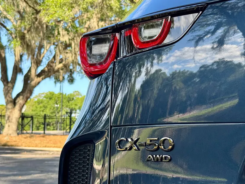 Mazda CX-50 випередила за продажами CX-5 завдяки стрімкому зростанню попиту на гібриди