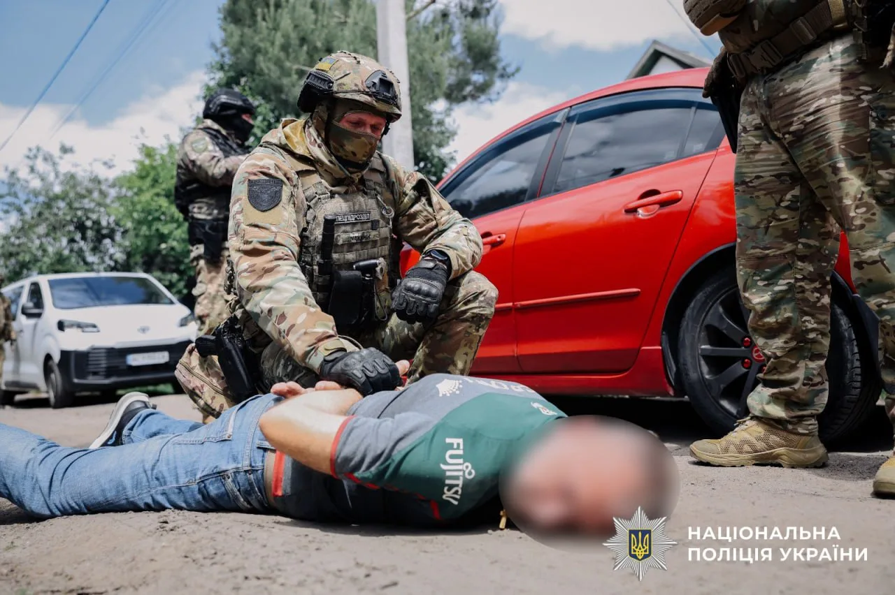 Влаштовували втечу військових у СЗЧ і чекали на прихід