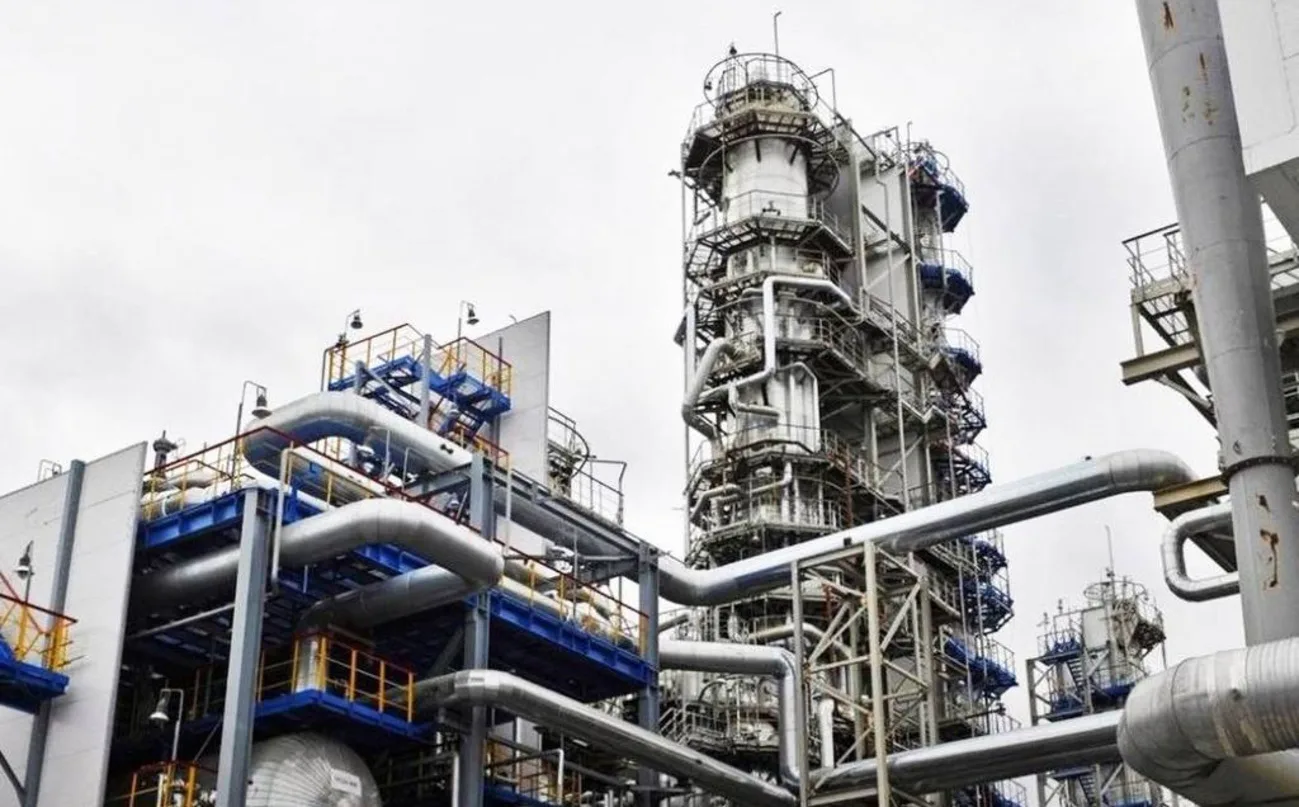 Виробляє до 9 млн тонн нафти на рік - ССО озвучили деталі атаку на НПЗ в тюмені