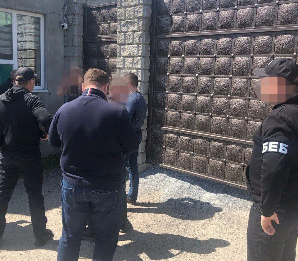На тютюновому підприємстві викрили несплату податків на 2,3 млрд грн – ексдиректору оголосили підозру